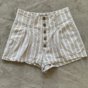 Small Abercrombie High rise shorts